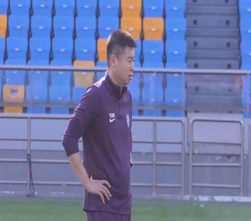 于根伟：三镇能赢申花证明他们很不错，我们会拿出饱满斗志