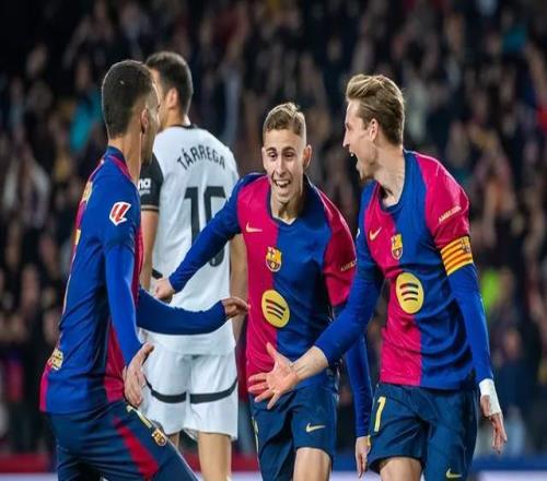 凌晨3点巴萨主场首秀：伤病危机！亚马尔缺席6000人观战